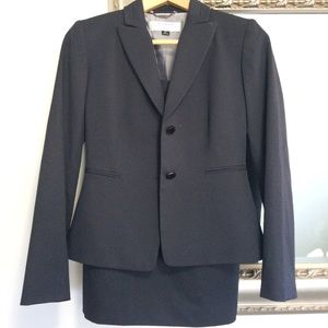 Tahari skirt suit